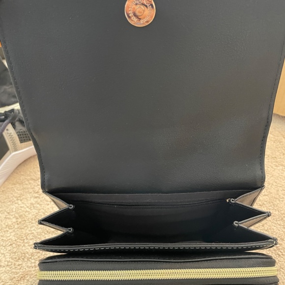 Smiley face bag / crossbody - Picture 2 of 6